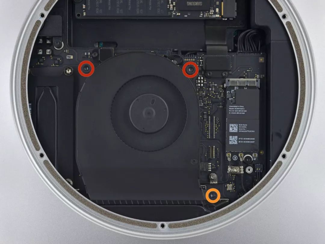 Mac Mini换固态硬盘的最全攻略，让你的桌面飞起来！