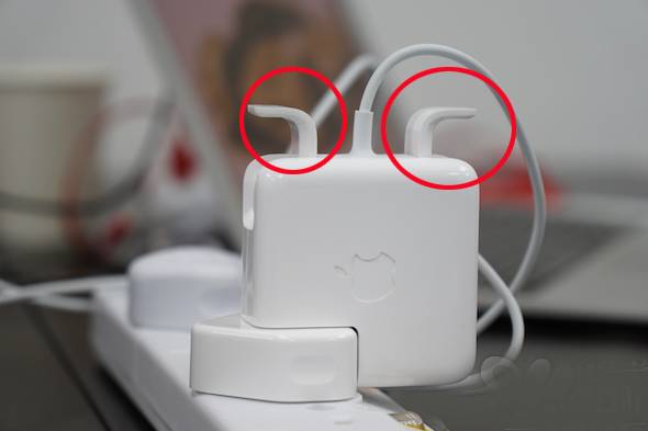 【小技巧】原来Macbook充电器还可以这么用，你造吗？！