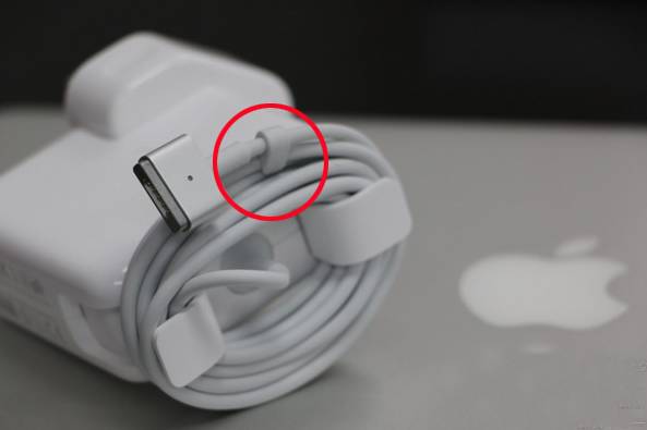 【小技巧】原来Macbook充电器还可以这么用，你造吗？！